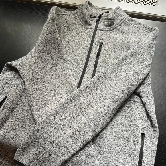 H&M Sport Zip Up Microfleece Sweater Black and White size L - Picture 5 of 9